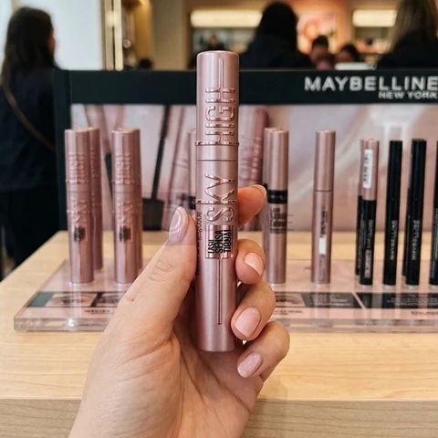 Máscara de CíliosEscova Flexível, Alongamento Sem Limites com Extrato de Bambu e Fibras, Impacto de Todos os Ângulos, Preto, Lash Sensational Sky High Maybelline NY, 7,2ml