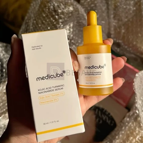 Medicube Kojic Acid Turmeric Niacinamide TRATA MANCHAS 30ml Todo Tipo De Pele melasma