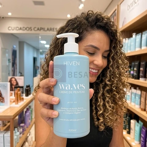 Creme De Pentear Waves 500ml Cabelos Cacheados E Ondulados Definição Hidratante Controle De Frizz Brilho Intenso Biotina D-Pantenol Karité Óleo De Coco Uso Diário