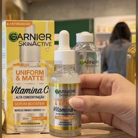 Sérum Facial Antimarcas Vitamina C, Niacinamida e Ácido Salicílico Reduz Marcas Visivelmente Controla Oleosidade com Efeito Matte, Hidrata e Uniformiza a Pele Uniform & Matte Garnier 30ml