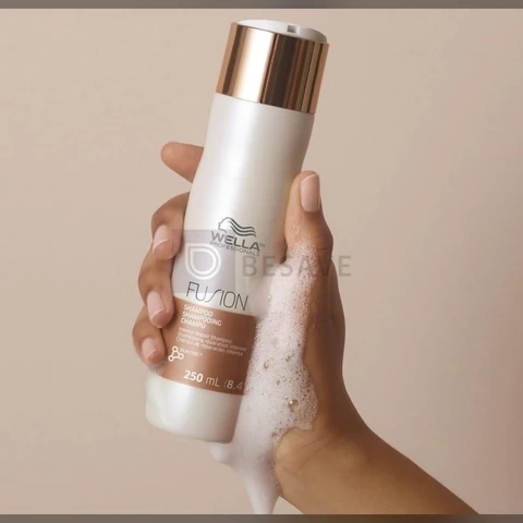 Shampoo Wella Fusion 250ml: Reparação Extrema 95% Mais Forte
