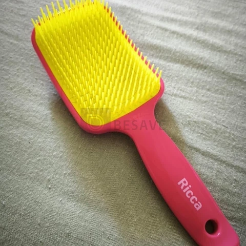 Ricca Escova Raquete Flex Pink, Desembaraça sem quebrar, para todos os tipos de cabelo, 1 unidade