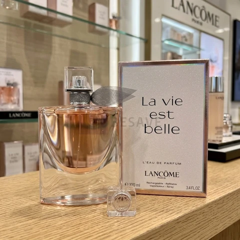 Perfume Feminino L' Eau de Parfum Fragrância Floral Gourmand Inebriante com Notas de Íris Nobre, Baunilha e Pralinê La Vie Est Belle Lancôme, Frasco com 100ml