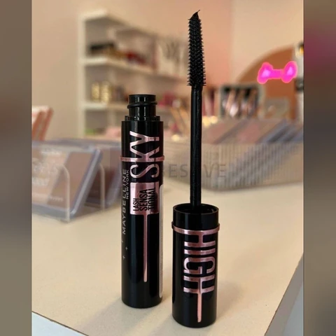 Maybelline NY Lash Sensational Sky High Cosmic Black, Máscara de Cílios Lavável com Extrato de Bambu e Escova Flexível para Alongamento Sem Limites, Pigmento Preto Intenso, Edição Especial, 7,2ml