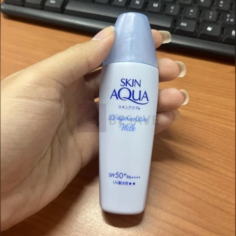 SKIN AQUA® Super Moisture Milk 40g - Protetor Solar Facial sem cor FPS50 com Ácido Hialurônico e Textura Leve