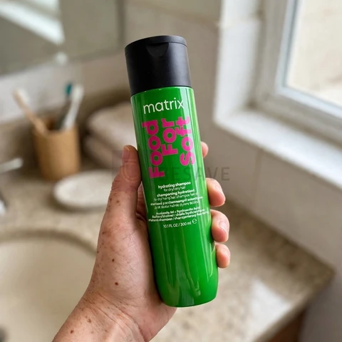 Matrix, Shampoo Hidratante, Food For Soft, Para Todos Os Tipos De Cabelo, Proporciona 7x Mais Hidratação, Com Toque Suave, Da Brilho, Maciez, Nutre E Repara, 300ml