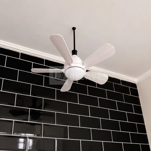 Ventilador com Luminária Bivolt com Controle Remoto