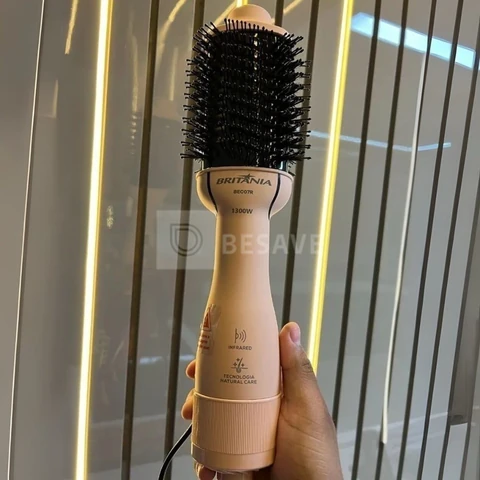 Britânia Escova Secadora Soft 4 em 1 1300W BEC07R Bivolt Plástico Rosa