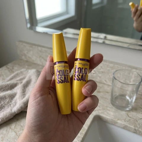 Maybelline NY The Colossal Volum' Express, Kit Máscaras de Cílios, Volume Colossal, Remoção Instantânea com Água, Fórmula com Colágeno, Cor Preto, 2 Unidades