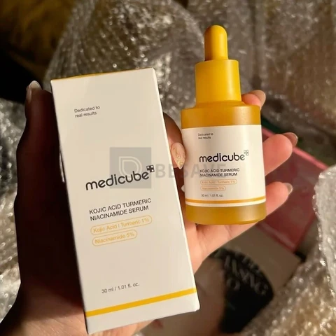 Medicube Kojic Acid Turmeric Niacinamide TRATA MANCHAS 30ml Todo Tipo De Pele melasma