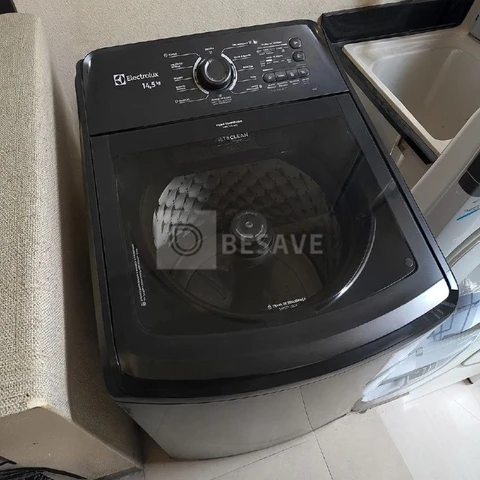 Máquina de Lavar Electrolux 14.5kg Preta Efficient Cesto Inox Jet&Clean e Filtro Fiapos LEP15