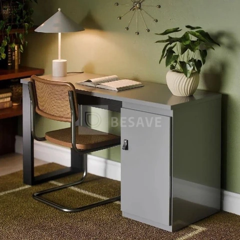 Escrivaninha Mesa Home Office De Escritório Para Notebook Computador PC Com Prateleira E Porta - Star Paris Cor Preto Canela