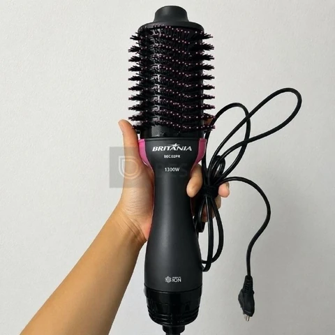 Britânia Escova Secadora Bec02pr 4 Em 1 1300w Cor Preto e Rosa