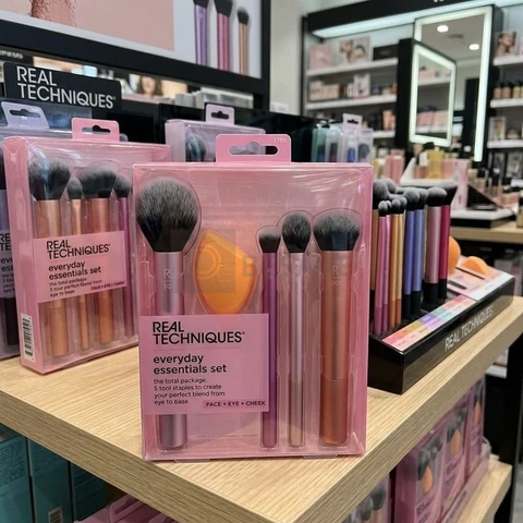 Kit Everyday Essentials, REAL TECHNIQUES