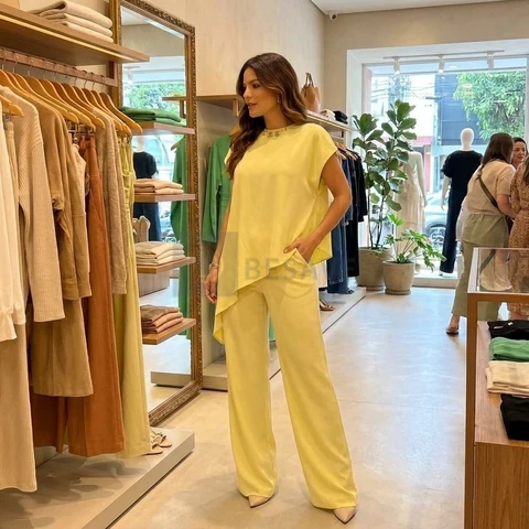 Conjunto Feminino Comfy Blusa Assimétrica E Calça Pantalona