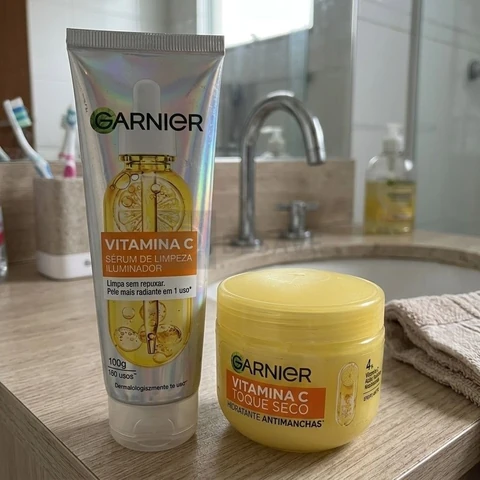 Garnier Kit Vitamina C, Sérum de Limpeza Iluminador, Serumnete 100g + Hidratante Facial Toque Seco Antimanchas 85g